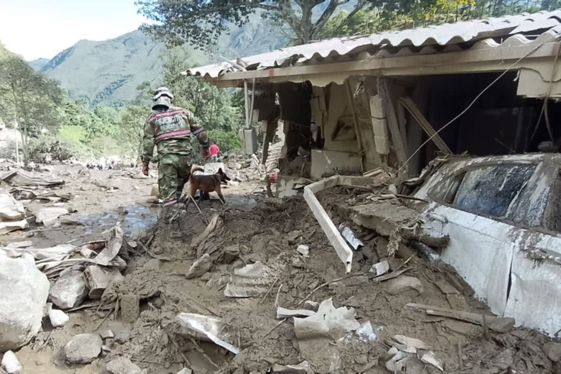 Suben a 26 los muertos por la  avalancha en Colombia