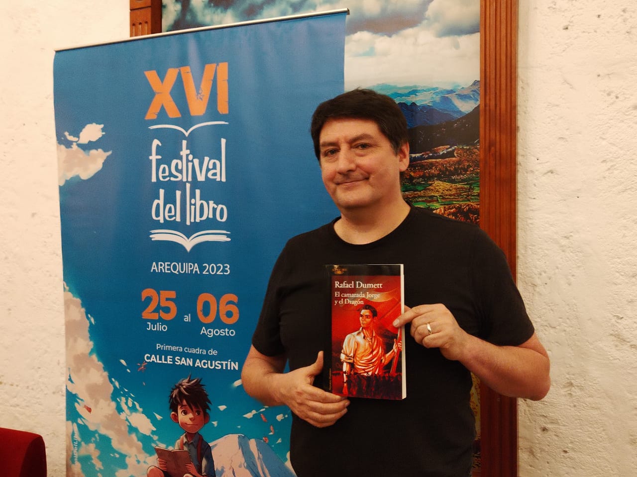 Escritor Rafael Dumett presenta nuevo libro