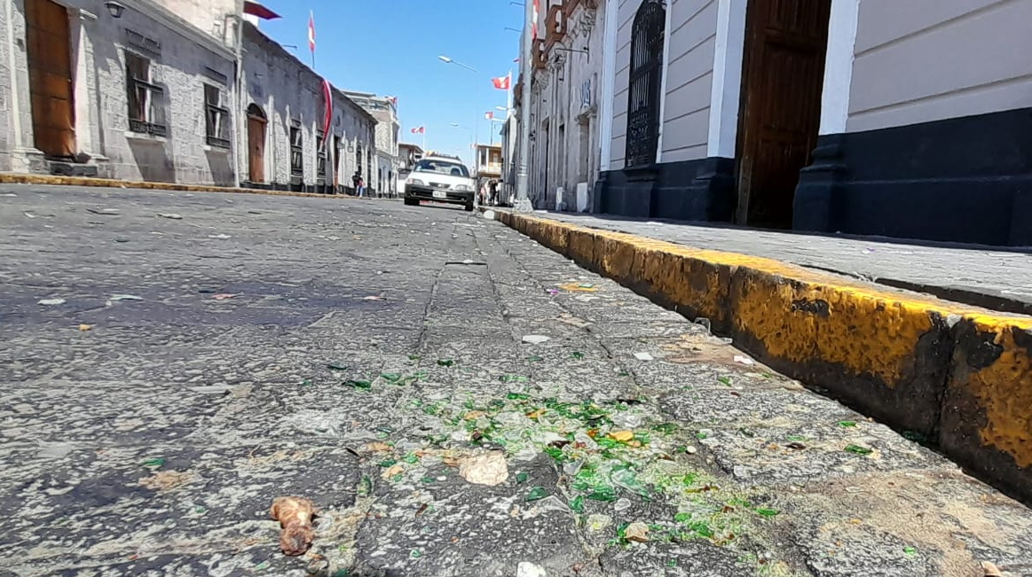 Ambulantes, inseguridad y basura empeoran en el Centro Histórico