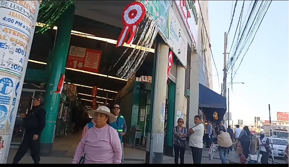 Comerciantes de principales mercados de Arequipa no acatan paralización