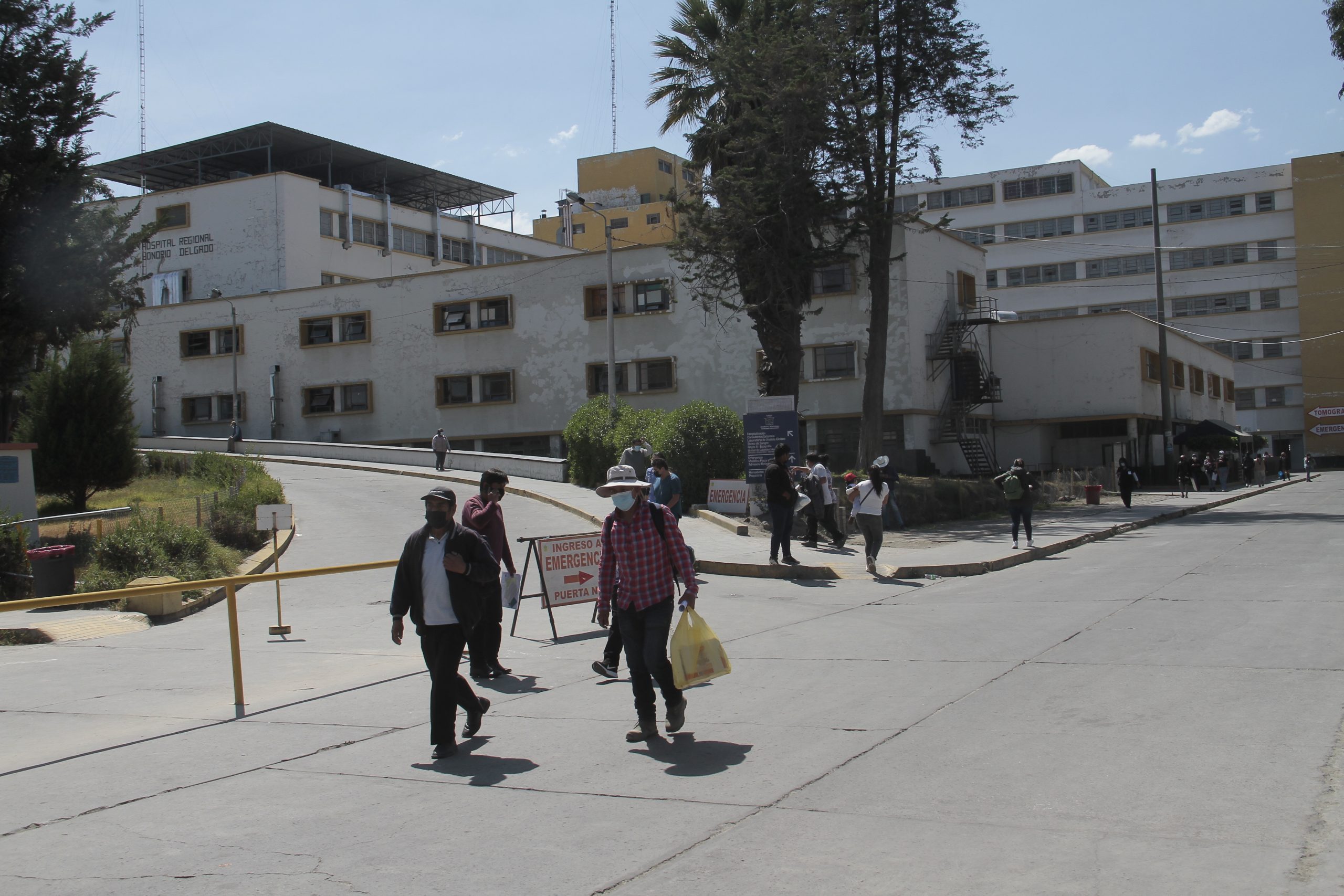 Hospitales en alerta amarilla ante feriado largo por 28 de julio