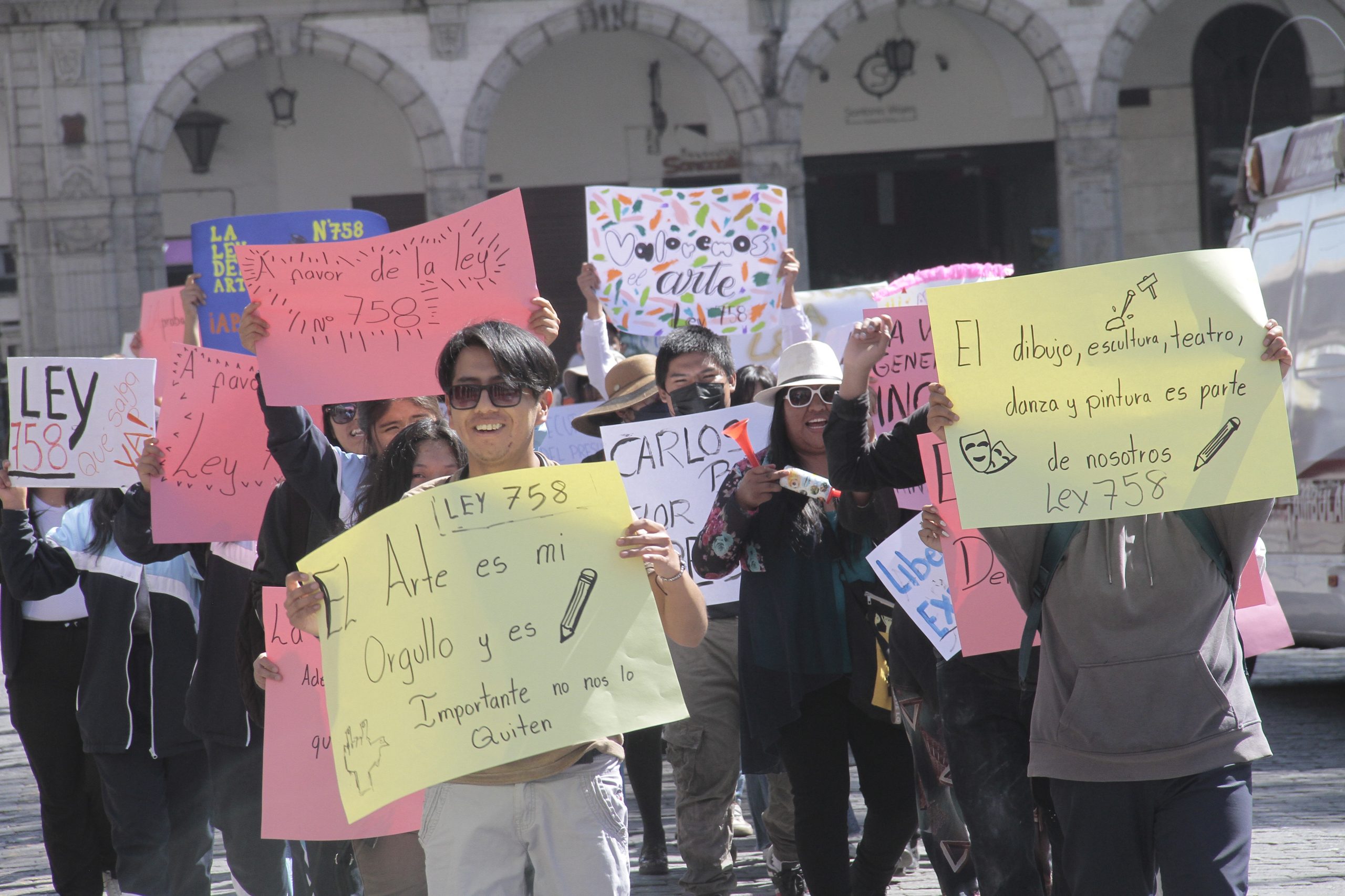 Escuelas de Arte exigen ley de regularización