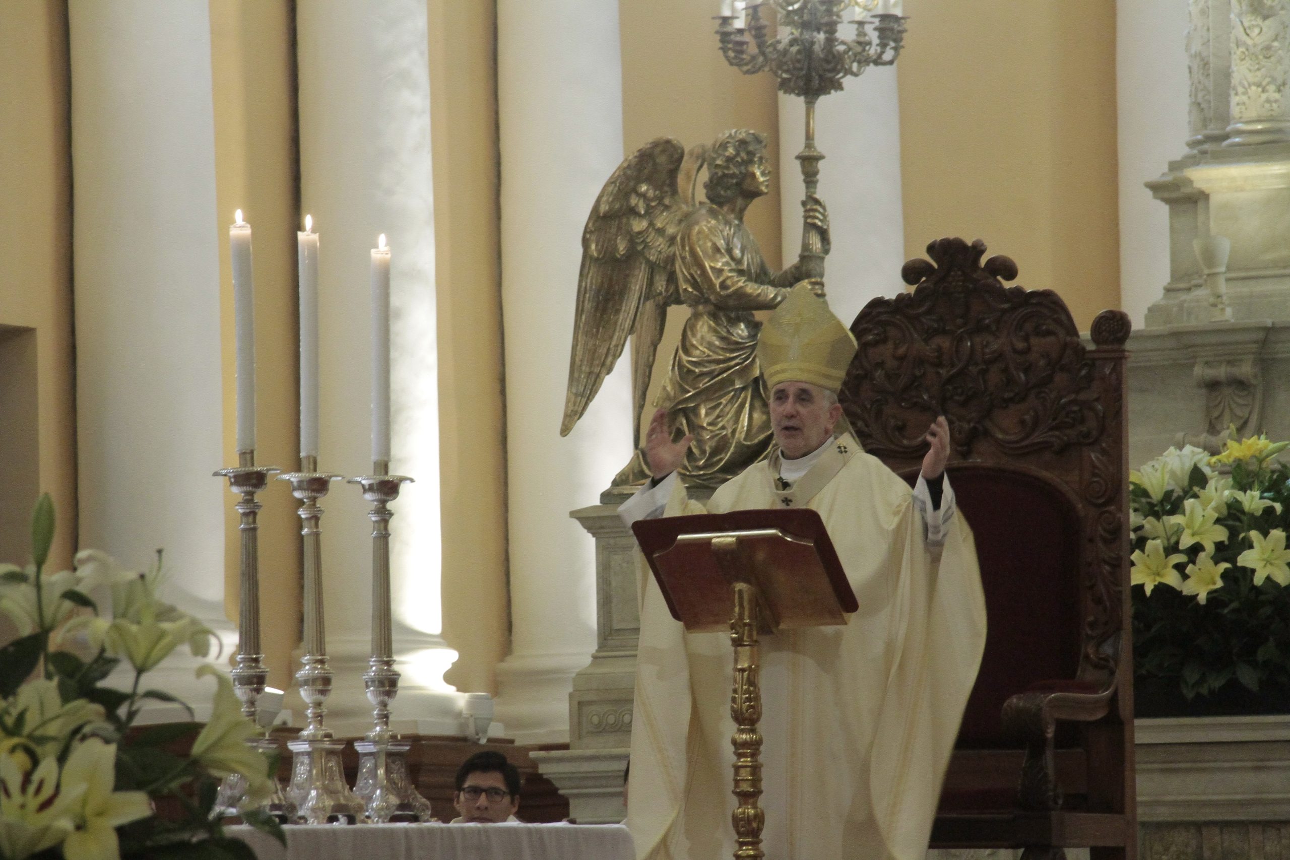 Monseñor del Río Alba hace llamado a la unidad en Fiestas Patrias