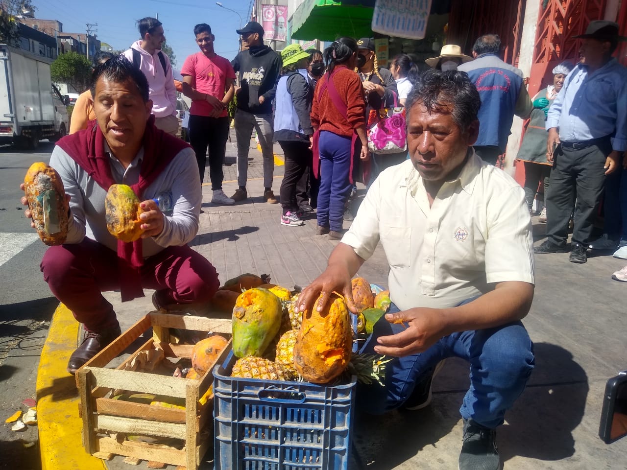 Más de 20 toneladas de fruta en riesgo de malograrse en Mi Mercado