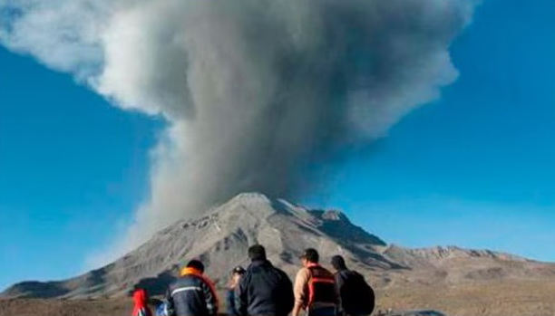 Los dos volcanes más activos del Perú se ubican en el sur