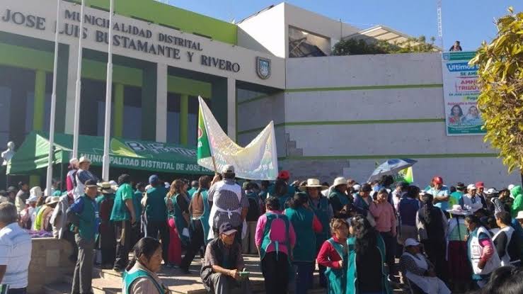 Comerciantes de Mi Mercado anuncian plantón en la Municipalidad de JLByR