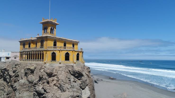 Realizan mantenimiento de áreas verdes en el Castillo Forga y vías de acceso en Mollendo