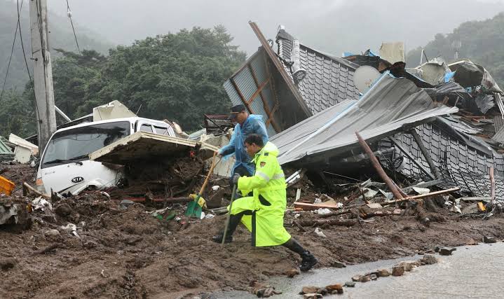 Al menos 22 muertos por inundaciones en Corea