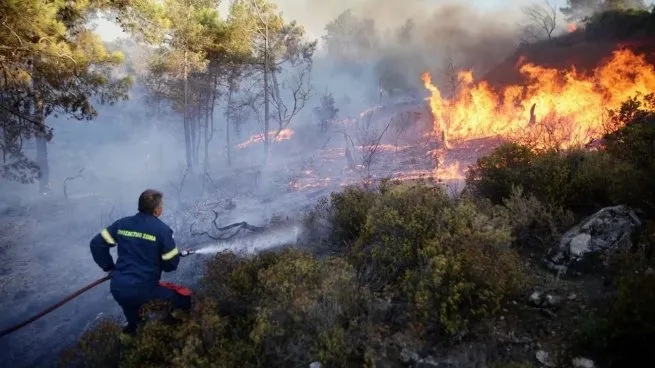 Los incendios forestales en Grecia están ampliamente bajo control