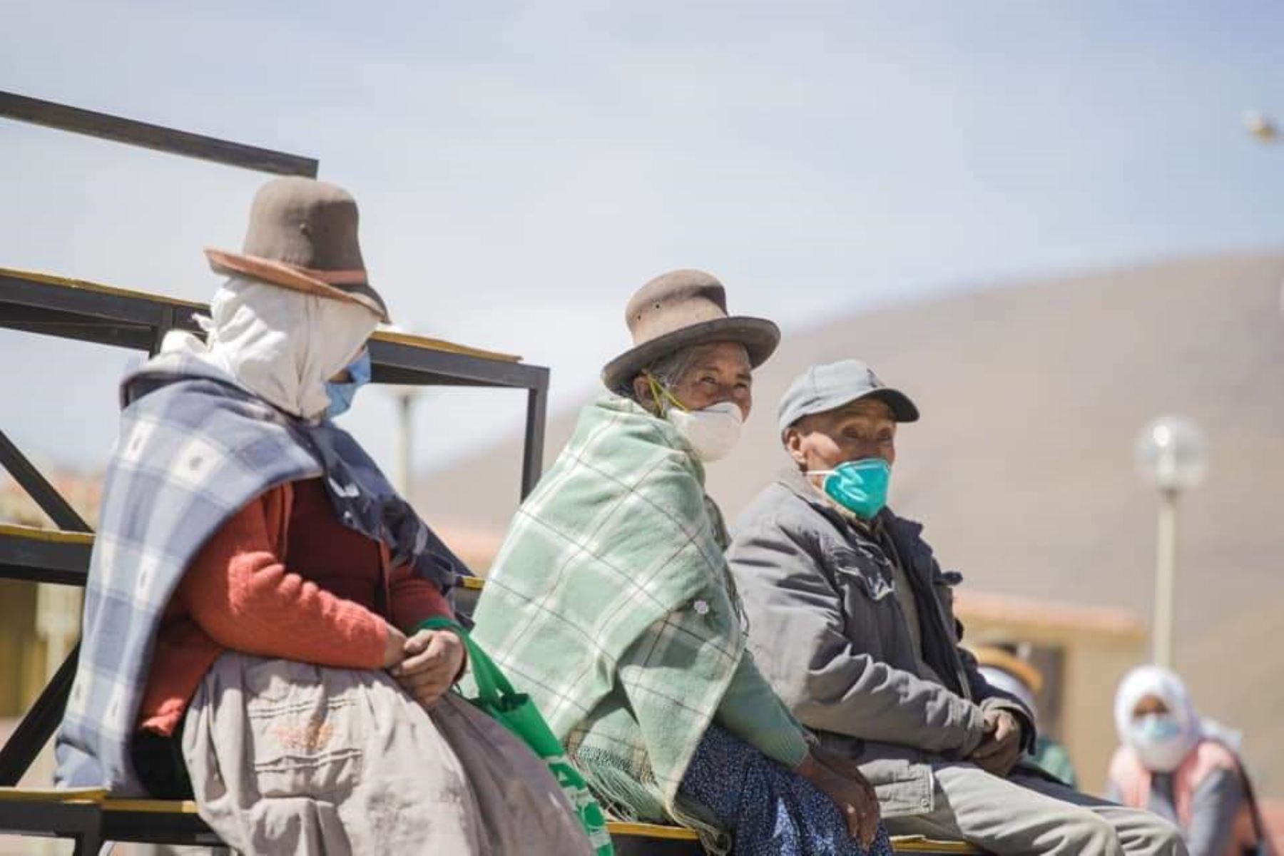 Cancosani en Arequipa es afectado por cenizas y gases del Ubinas