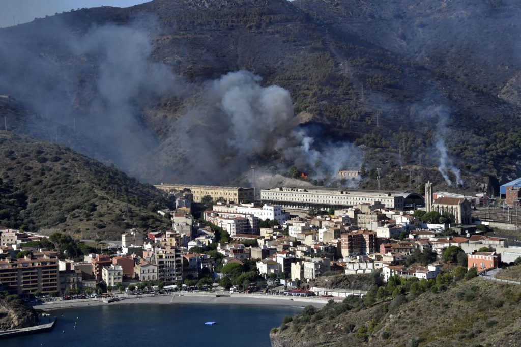 Más de 130 personas evacuadas por incendio