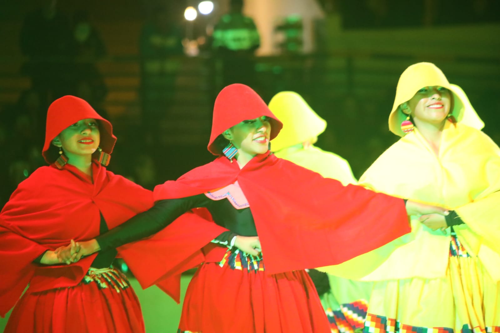 Festidanza encantó anoche a la ciudadanía durante su inauguración