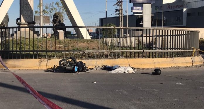 Motociclista falleció tras intentar escapar de policías