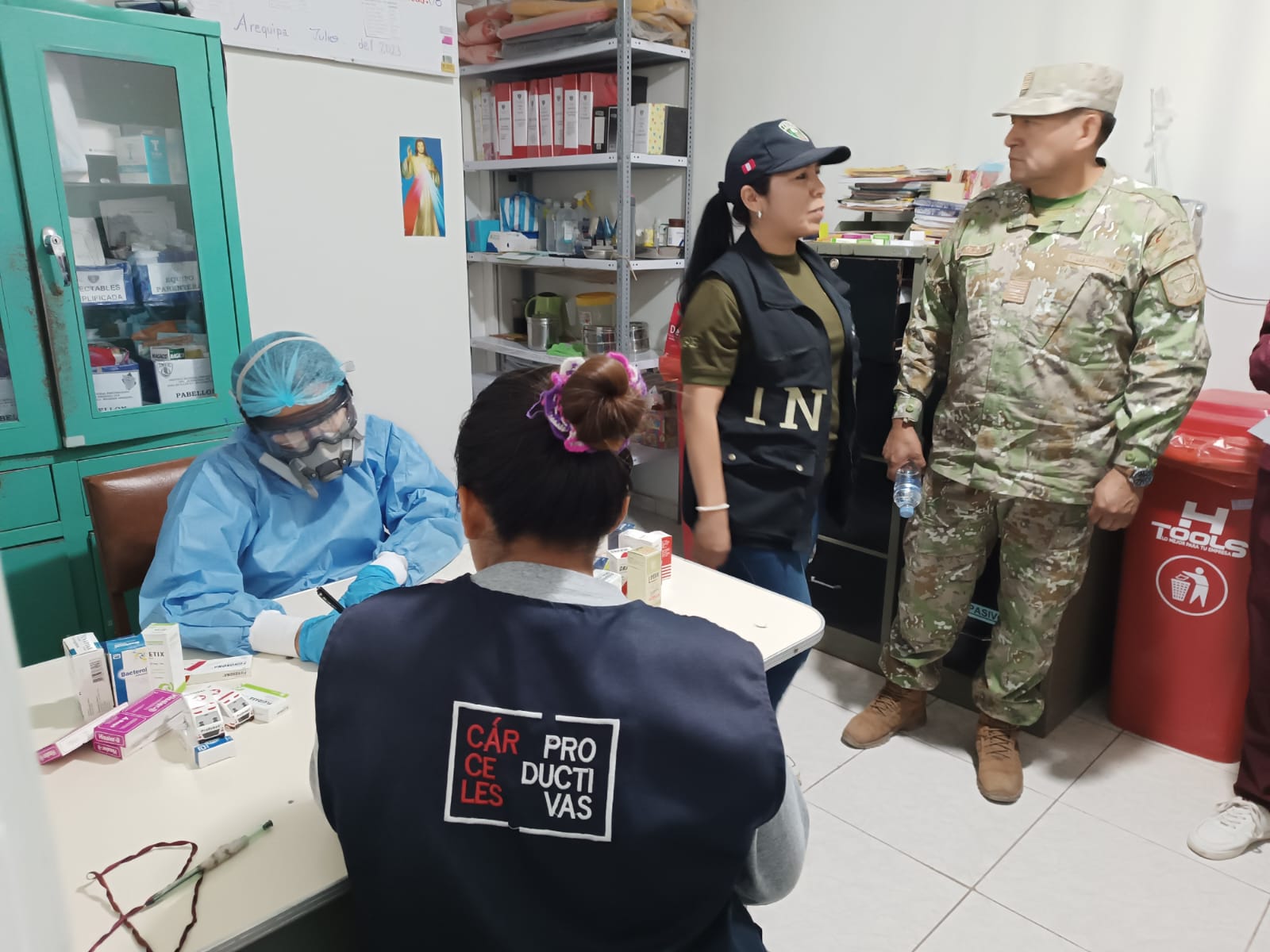 Ejército realiza campaña de salud en los penales