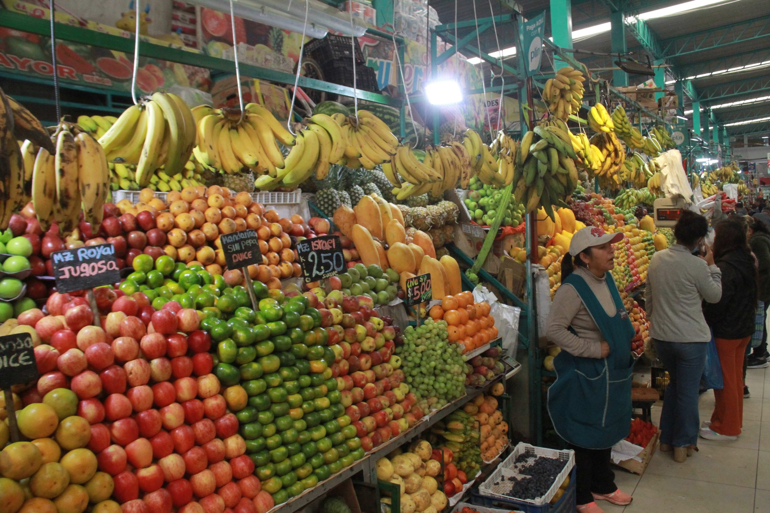 Olas de calor ponen en riesgo frutas y verduras en los mercados