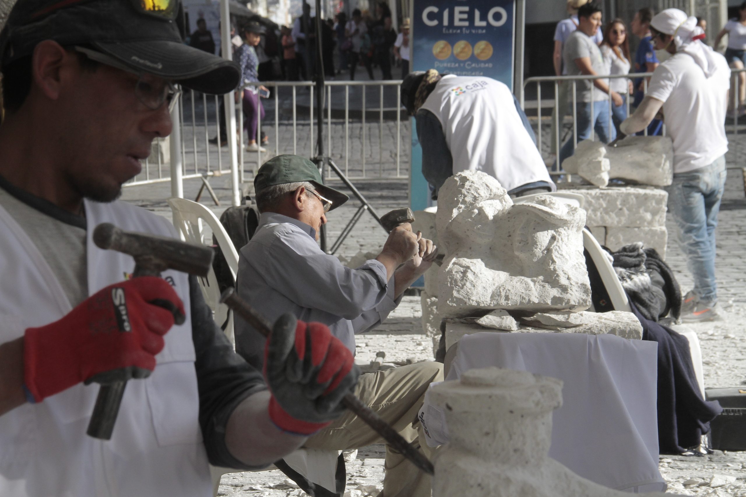 Concurso de Tallado en Sillar: Arte y Tradición en Plaza de Armas