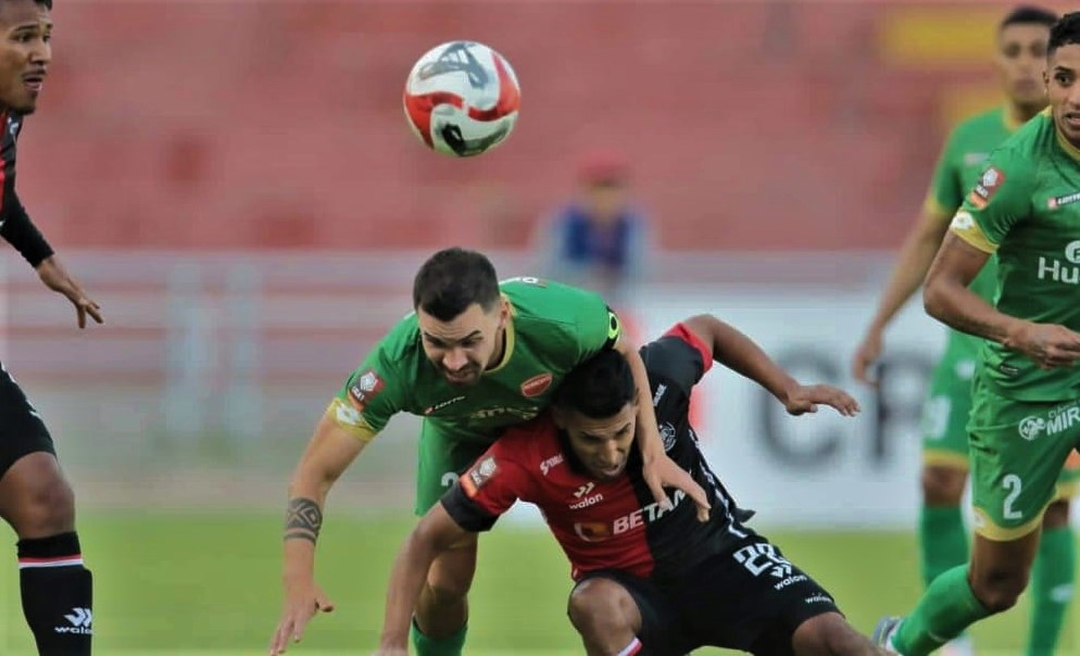 Polémicas y Gol en Posición Adelantada: Sport Huancayo Supera a Melgar en Duelo Marcado por el VAR