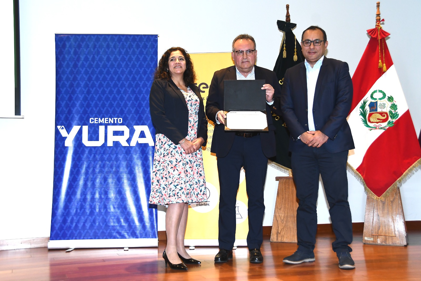 Yura es la primera empresa cementera en certificar todos sus productos