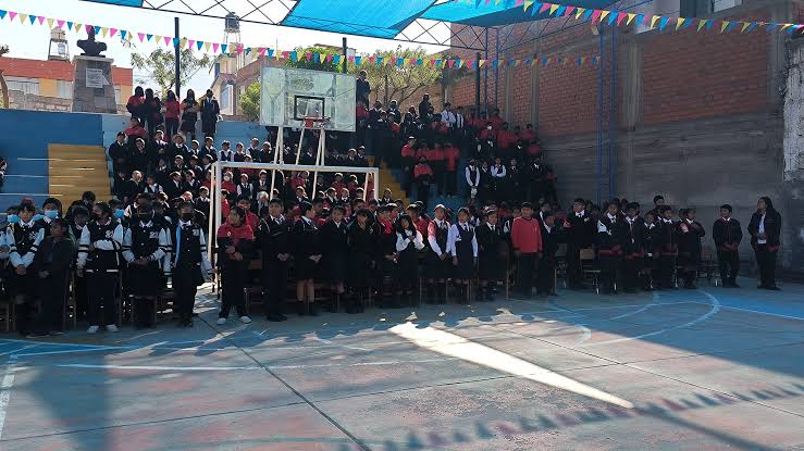 Colegio en Cayma no tiene luz ni agua potable hace semanas