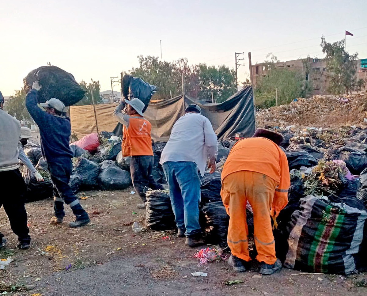 Realizan constante limpieza en cementerio La Apacheta