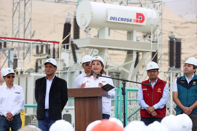 Fugaz visita de la presidenta Dina Boluarte a Camaná