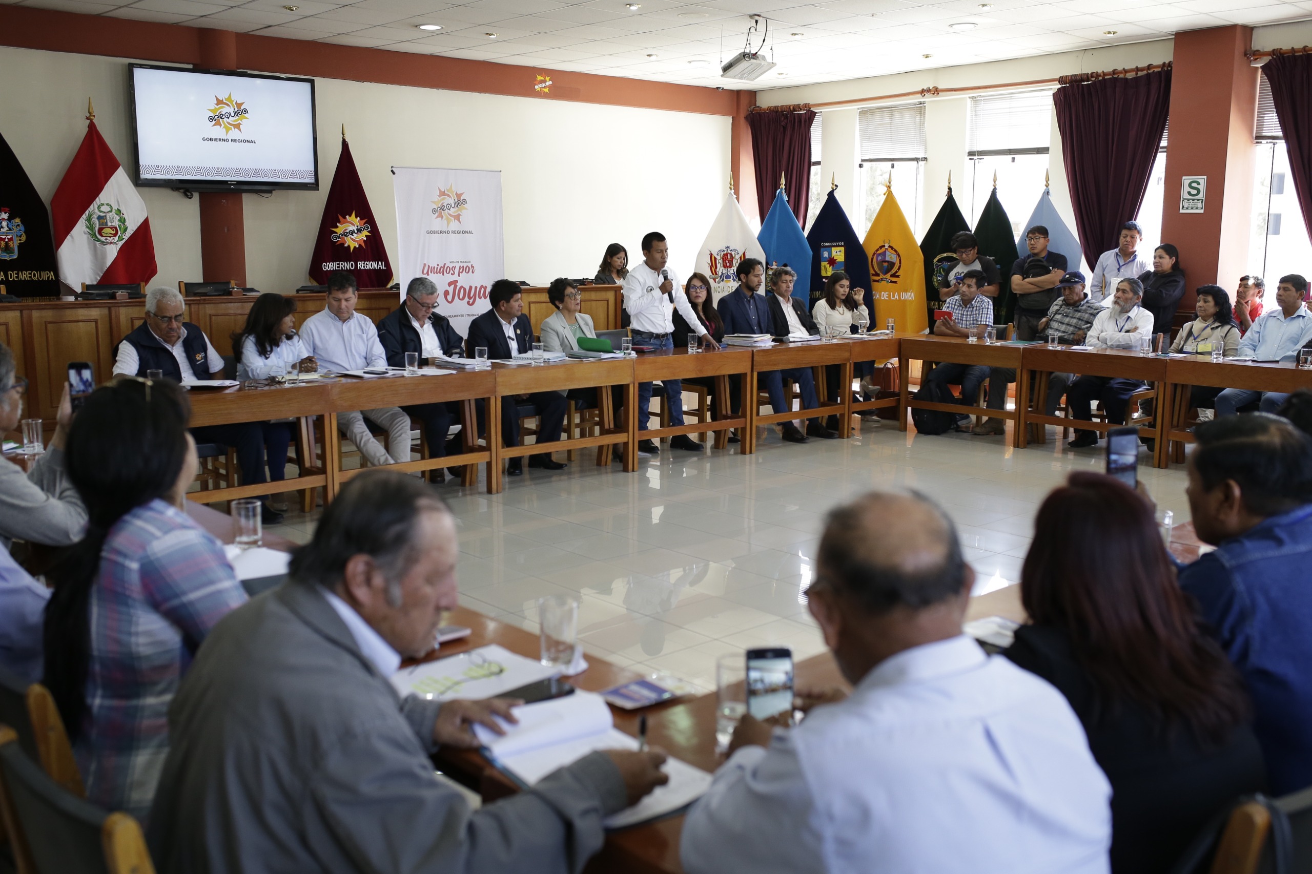 Agua potable, educación y salud demanda población de La Joya al GRA