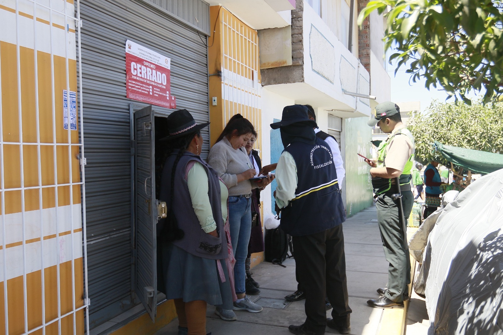 Intervienen boticas y farmacias en Yura por incumplir normas sanitarias