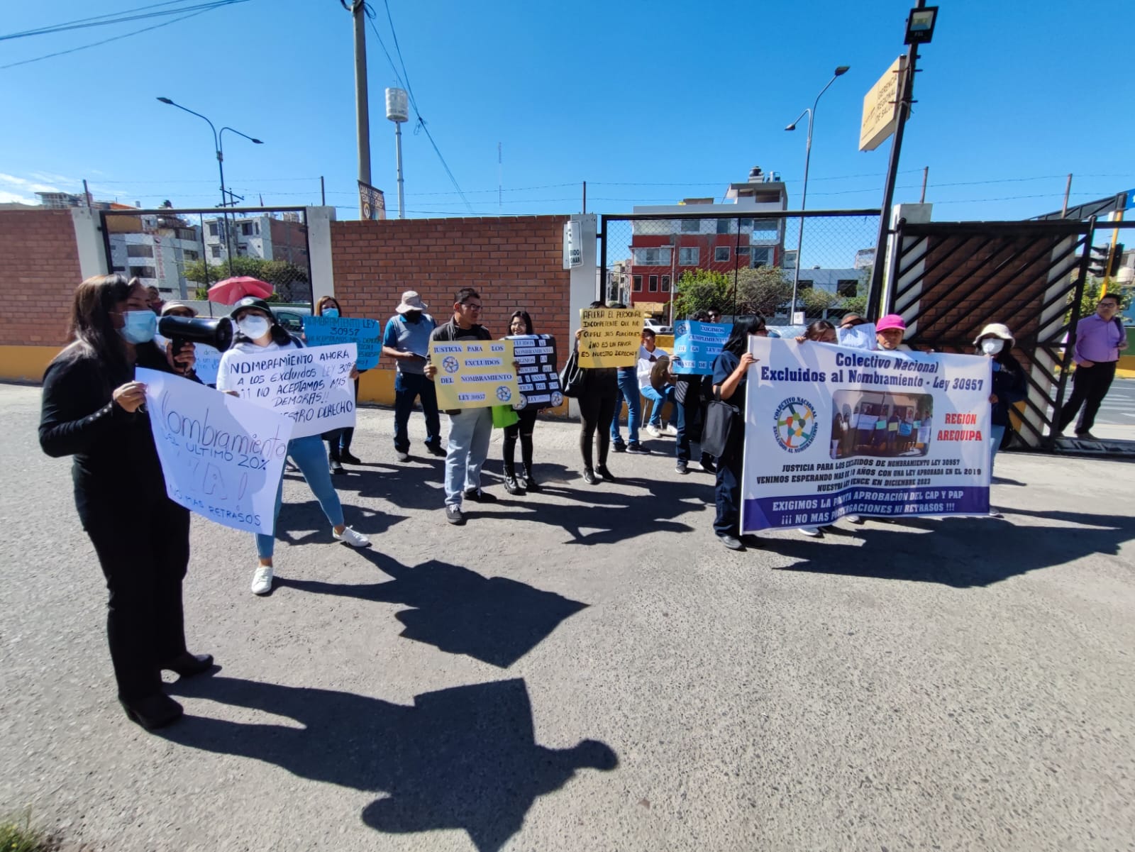 Trabajadores del sector Salud protestan exigiendo nombramientos