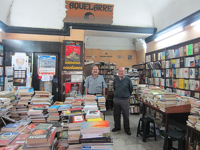 Aquelarre: la última librería de viejo de la ciudad