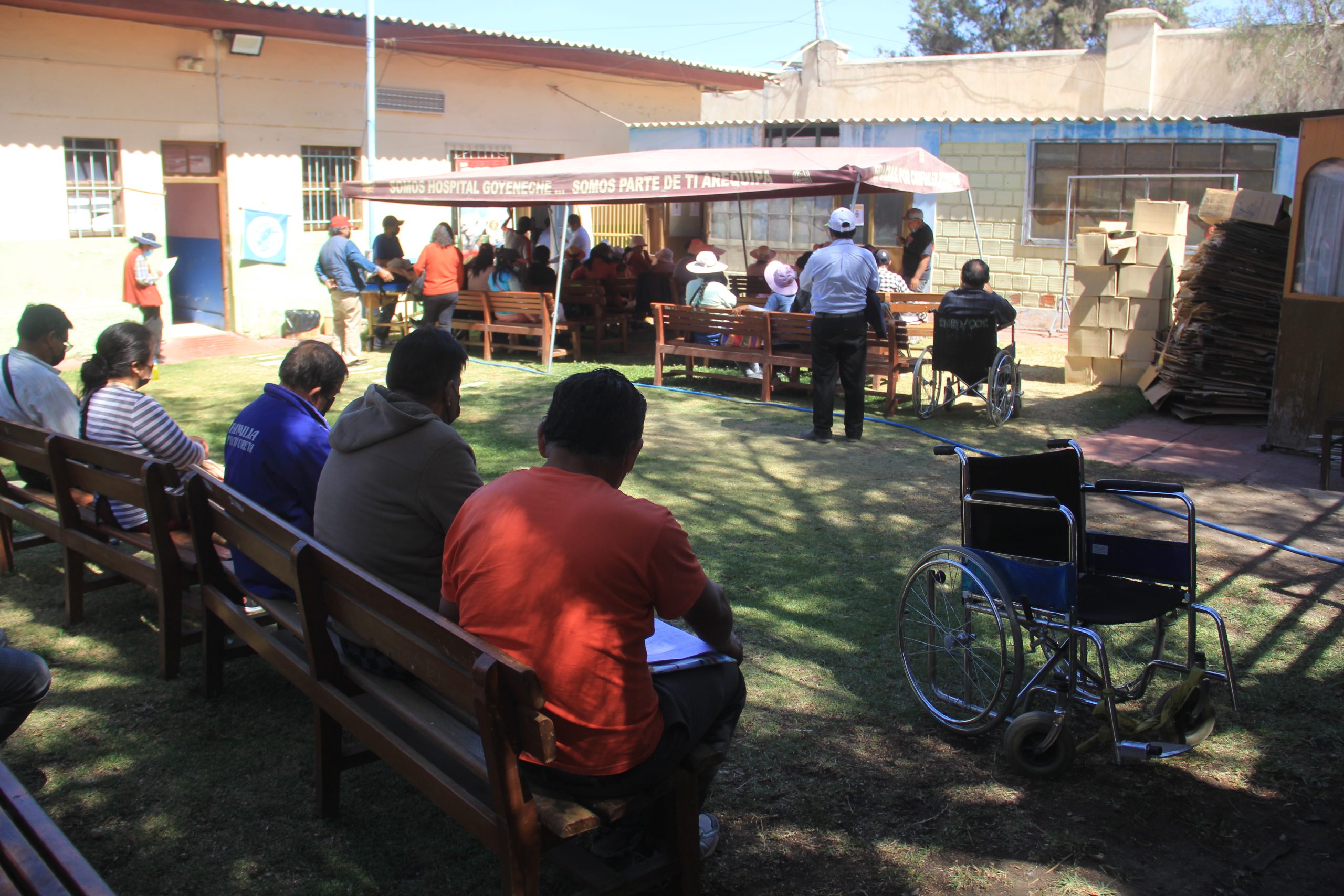 Pacientes del hospital Goyeneche en ambientes inadecuados