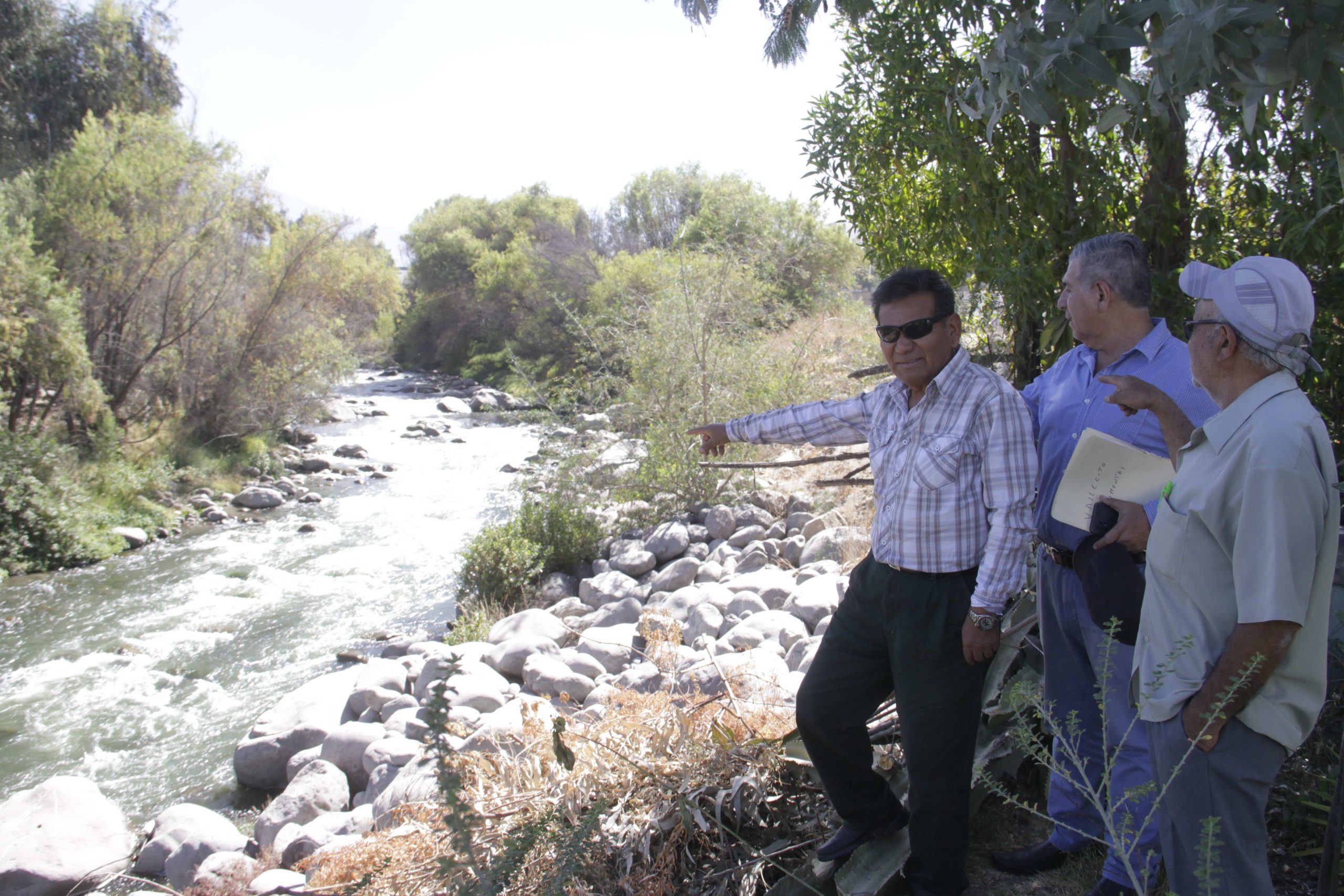 Vecinos de Vallecito exigen construir muro de contención