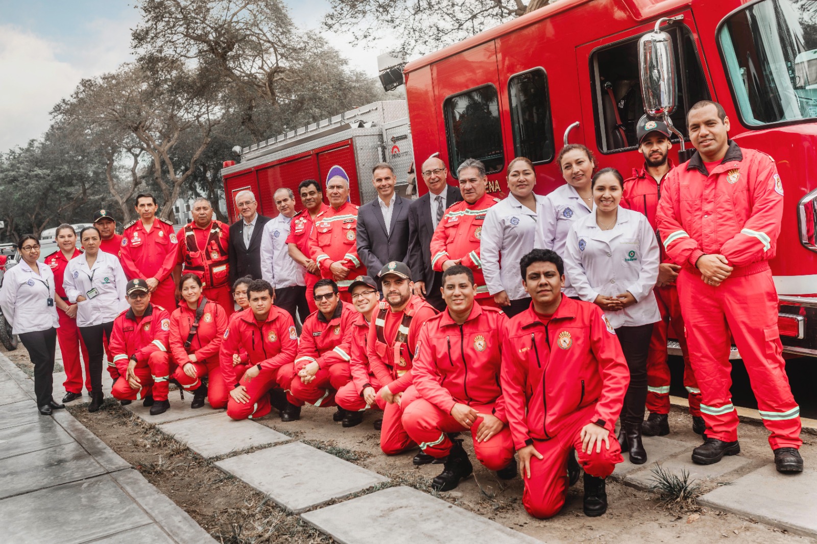 Convenio beneficia a más de 16 000 bomberos voluntarios del país