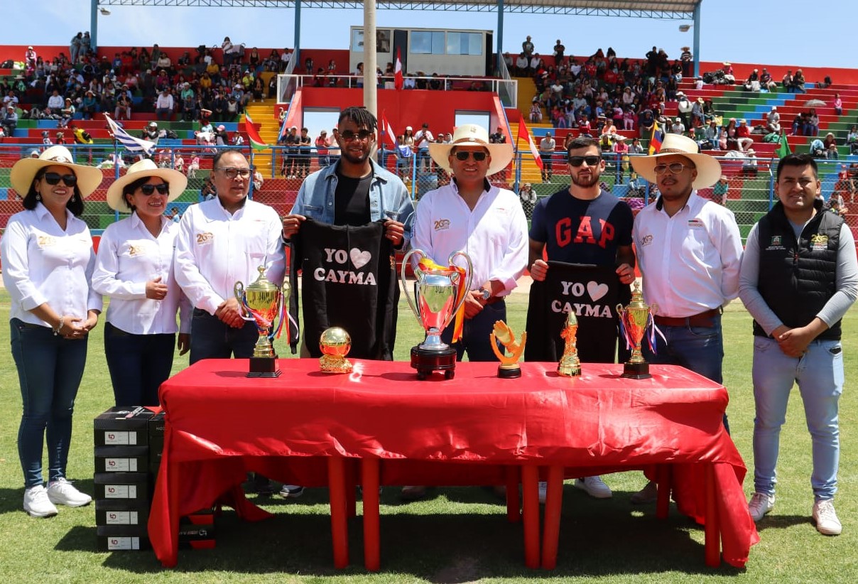 Cuesta y Cáceda inauguraron ayer tradicional copa de fútbol