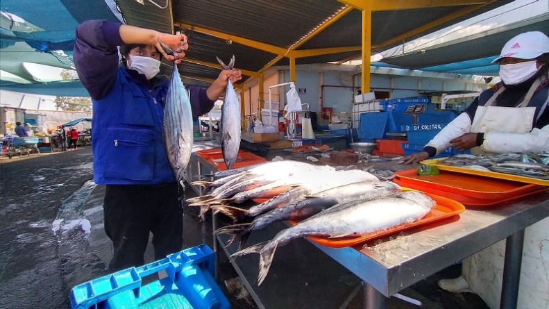 Baja en 50% venta de pescado por incremento del precio del limón