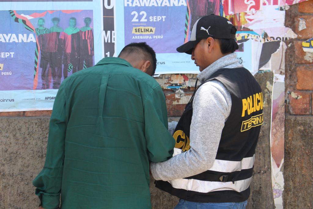 Capturan a presunta banda de falsos taxistas en el Cercado