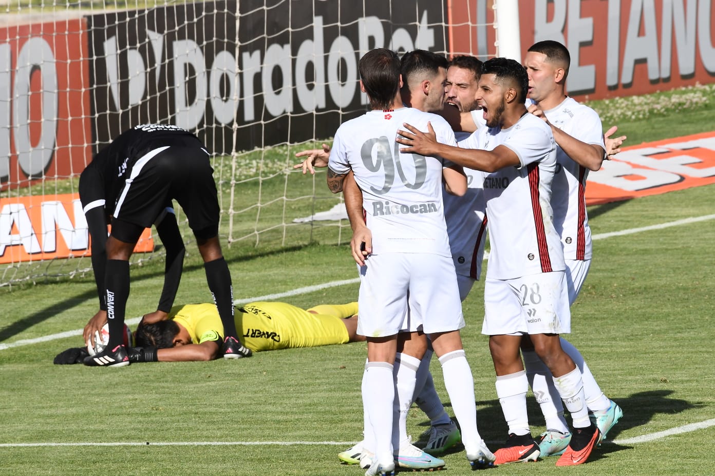 Melgar desaprovecha oportunidades frente al arquero rival en su victoria 3-1 sobre Unión Comercio