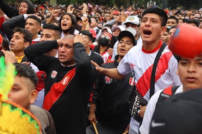 EL 86% DE PERUANOS CREEN QUE LA BICOLOR PERDERÁ ANTE BRASIL