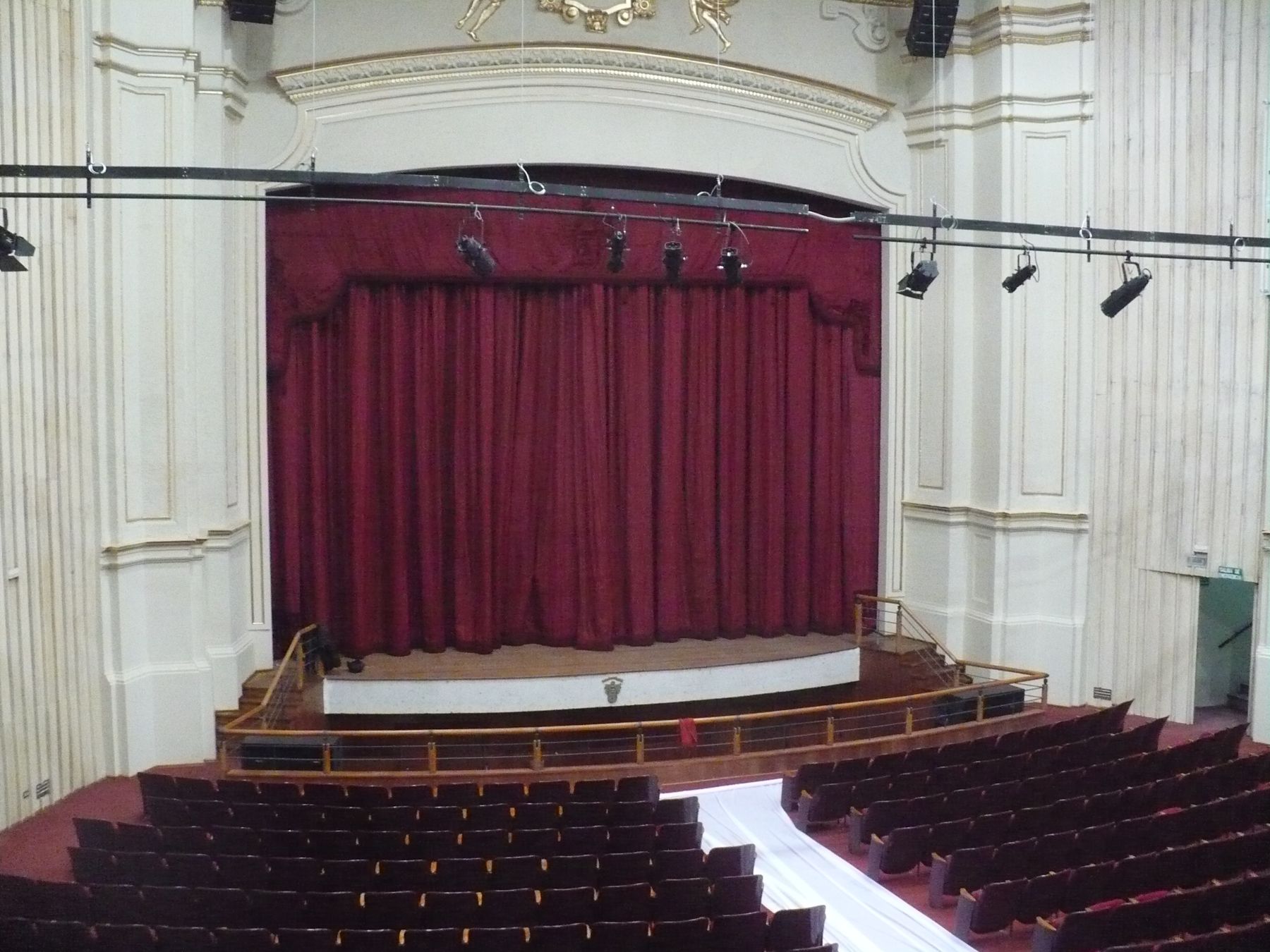 Refacciones de Teatro Municipal sin fecha por problemas burocráticos 