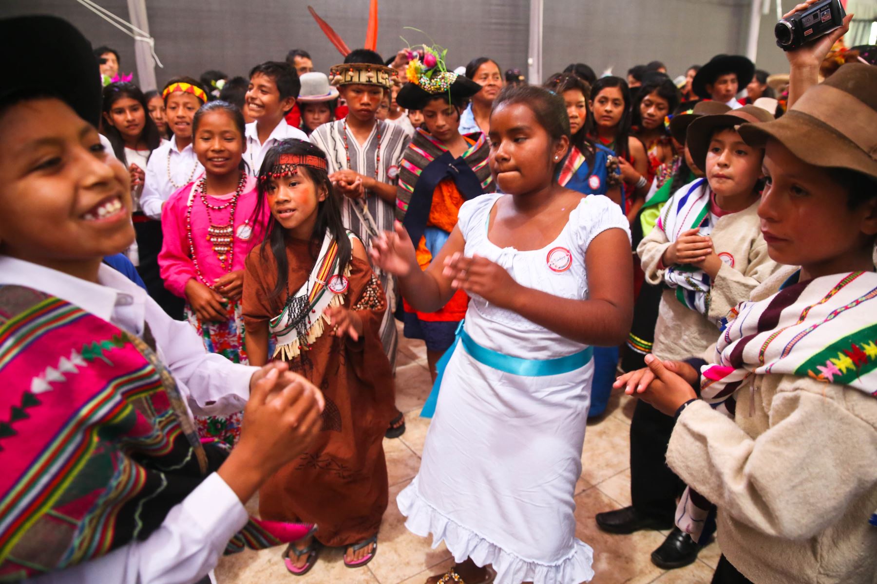 ENCUENTRO DE DOS MUNDOS: Perú, país mestizo