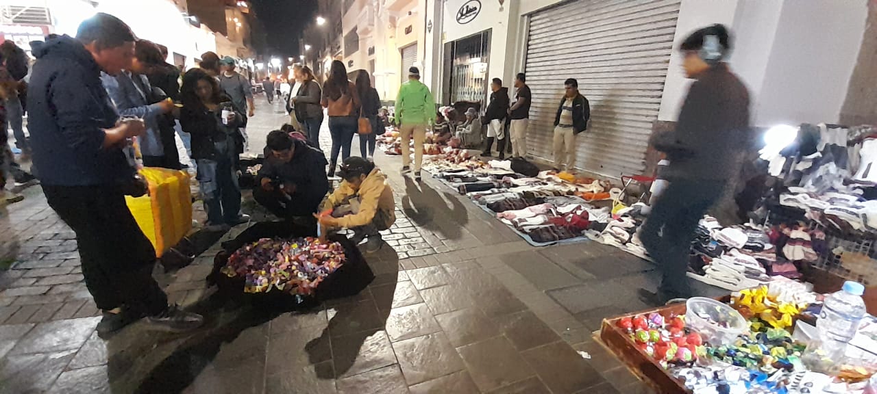 Centro Histórico en riesgo por ambulantes, suciedad, inseguridad y caos en el transporte