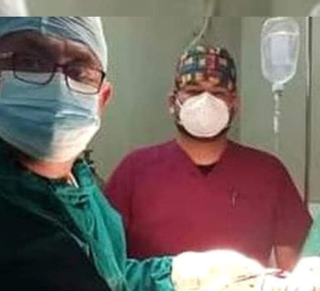 Médicos retiran tumor de 2 kilos de joven mujer