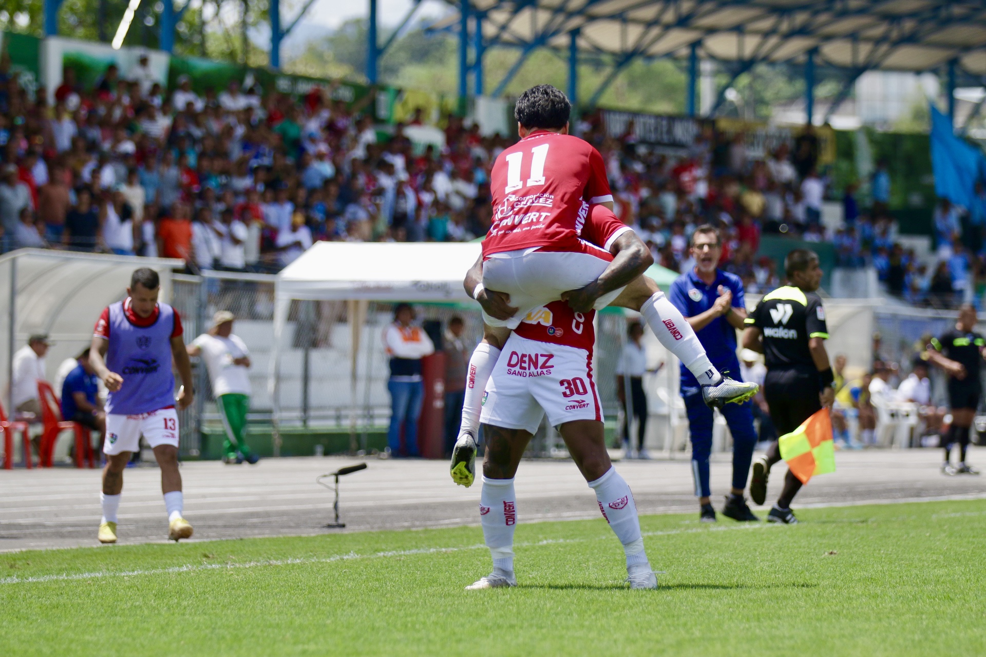 Lucha por el descenso se determinará en las dos última fechas: Liga 1