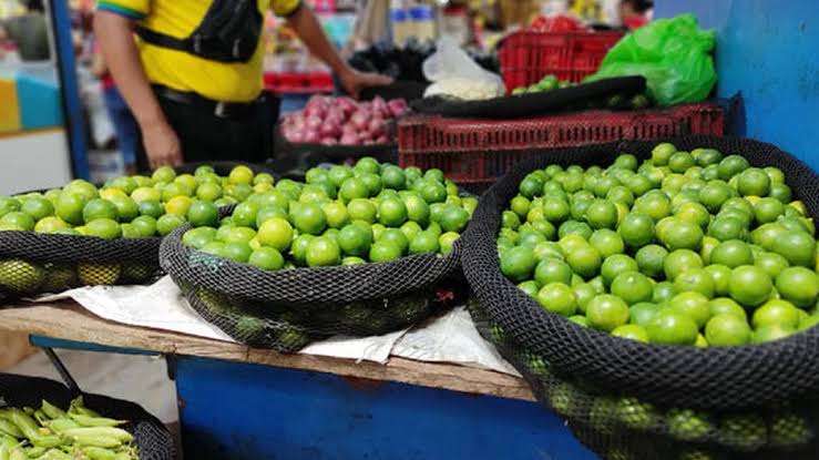 Precio del limón baja a S/. 6 soles en la Plataforma Comercial Andrés Avelino Cáceres