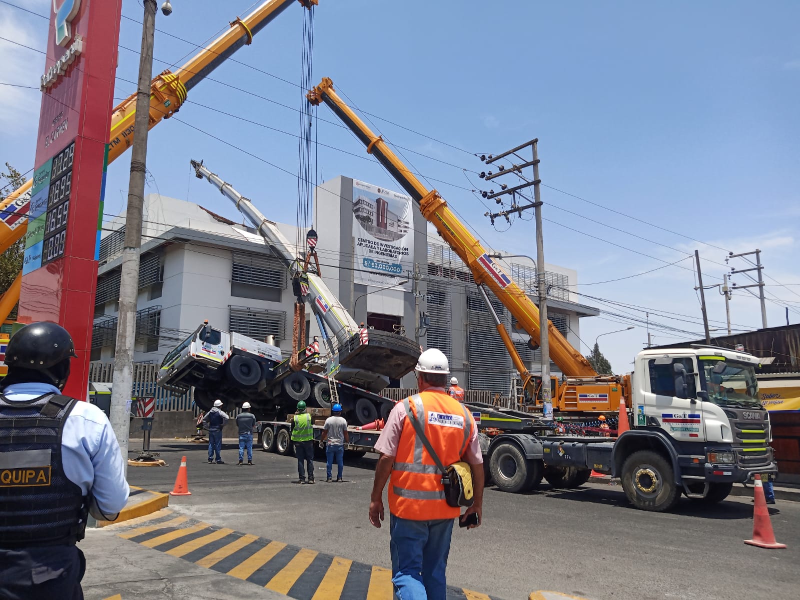 Tránsito en la avenida Independencia sigue suspendido