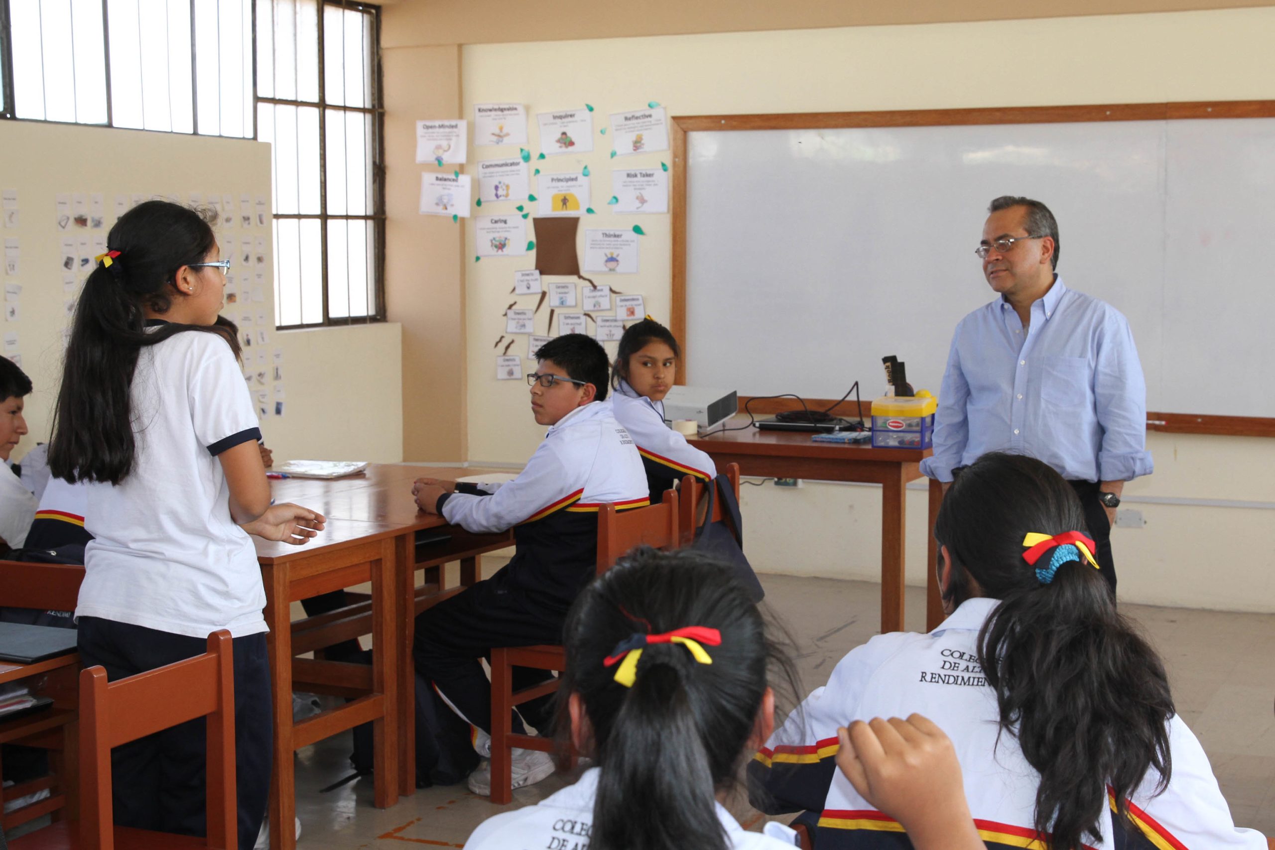 “Los países exitosos en términos educativos valoran más la carrera docente”