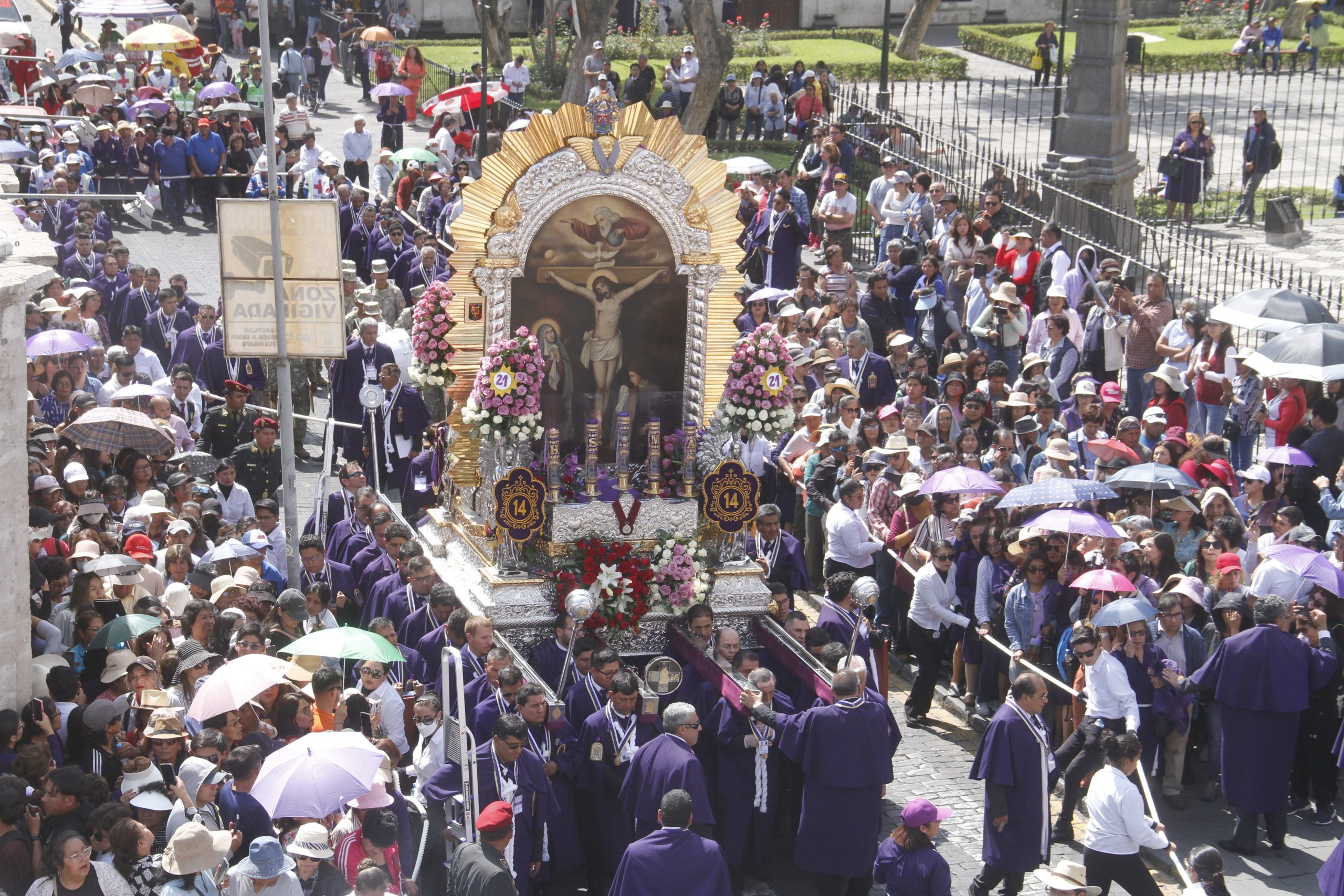 Historia de la Devoción al Señor de los Milagros de Arequipa