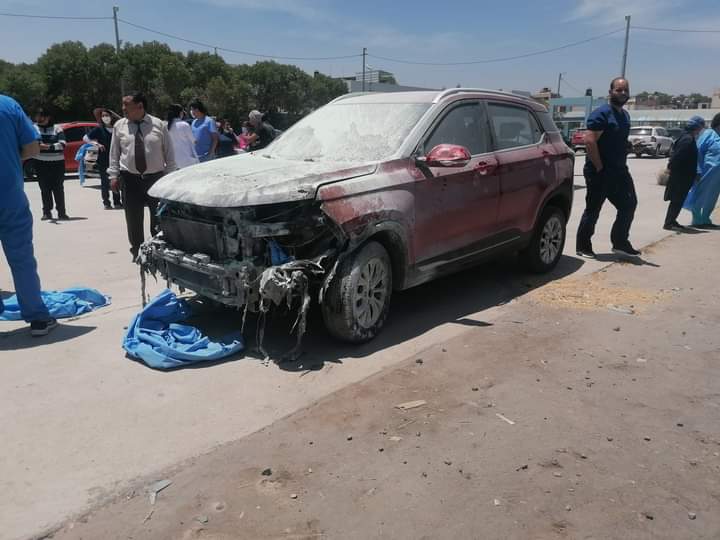 Dos camionetas se dañan durante incendio en hospital Honorio Delgado