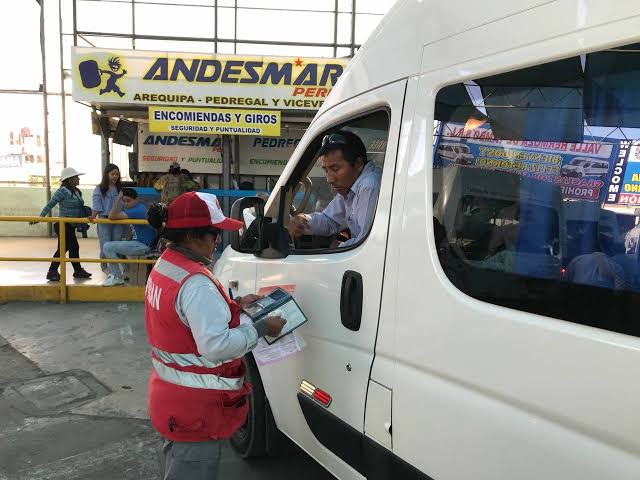 Crece informalidad en el transporte terrestre y agresiones a inspectores de Sutran