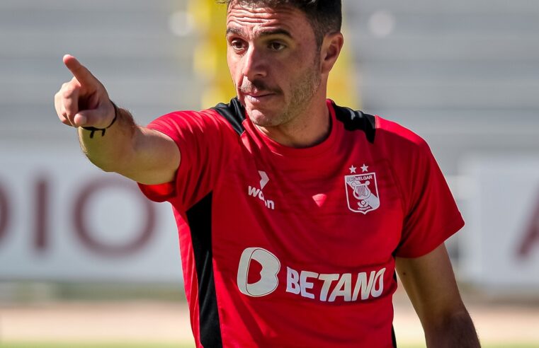 Técnico argentino Mariano Soso no va más en el Club Melgar