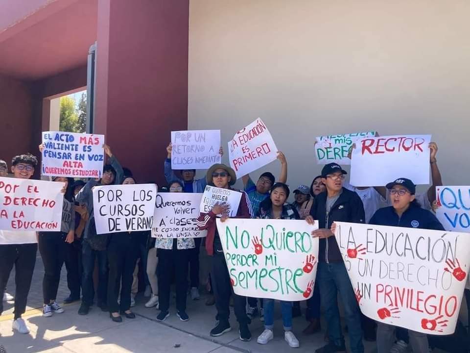 Estudiantes de la UNSA protestaron por primera vez a fin de que cese la huelga de docentes